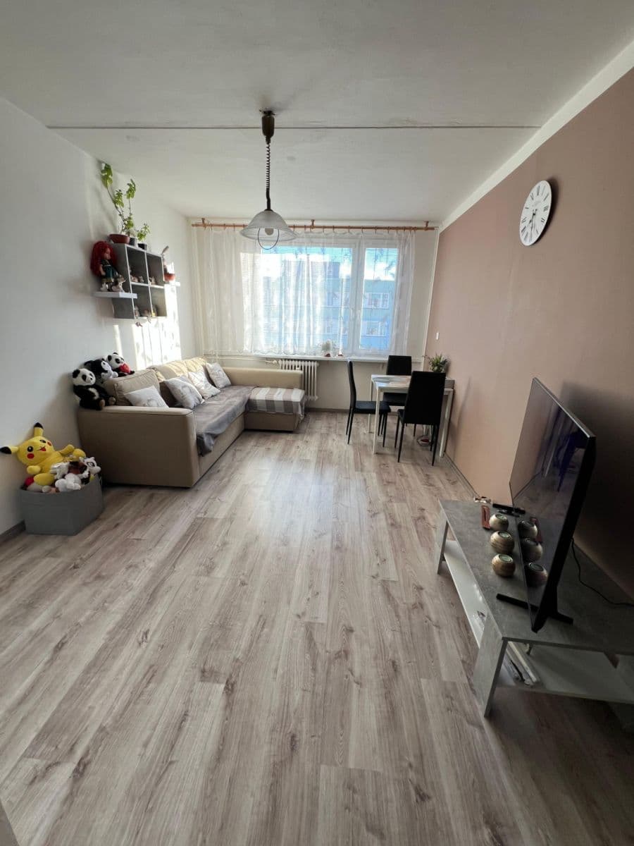 1 bedroom with open-plan kitchen flat to rent, 40 m², Děčínská, Kladno, Středočeský Region 1 bedroom with open-plan kitchen flat to rent, 40 m², Děčínská, Kladno, Středočeský Region