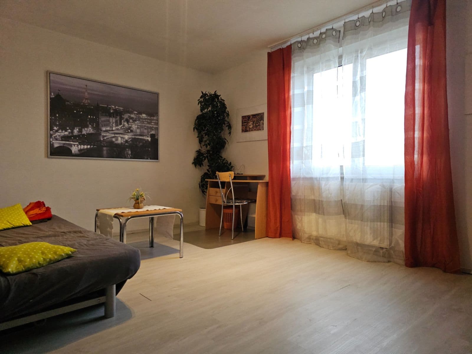 3 bedroom with open-plan kitchen flat to rent, 85 m², Volejníkova, Brno, Jihomoravský Region 3 bedroom with open-plan kitchen flat to rent, 85 m², Volejníkova, Brno, Jihomoravský Region