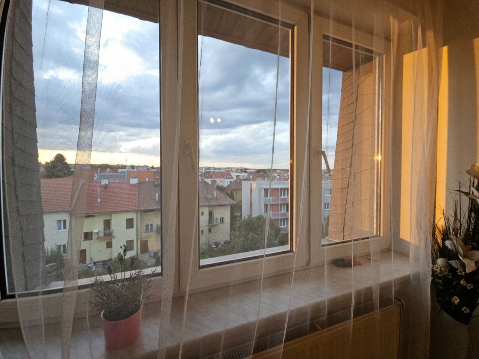 3 bedroom with open-plan kitchen flat to rent, 85 m², Volejníkova, Brno, Jihomoravský Region 3 bedroom with open-plan kitchen flat to rent, 85 m², Volejníkova, Brno, Jihomoravský Region