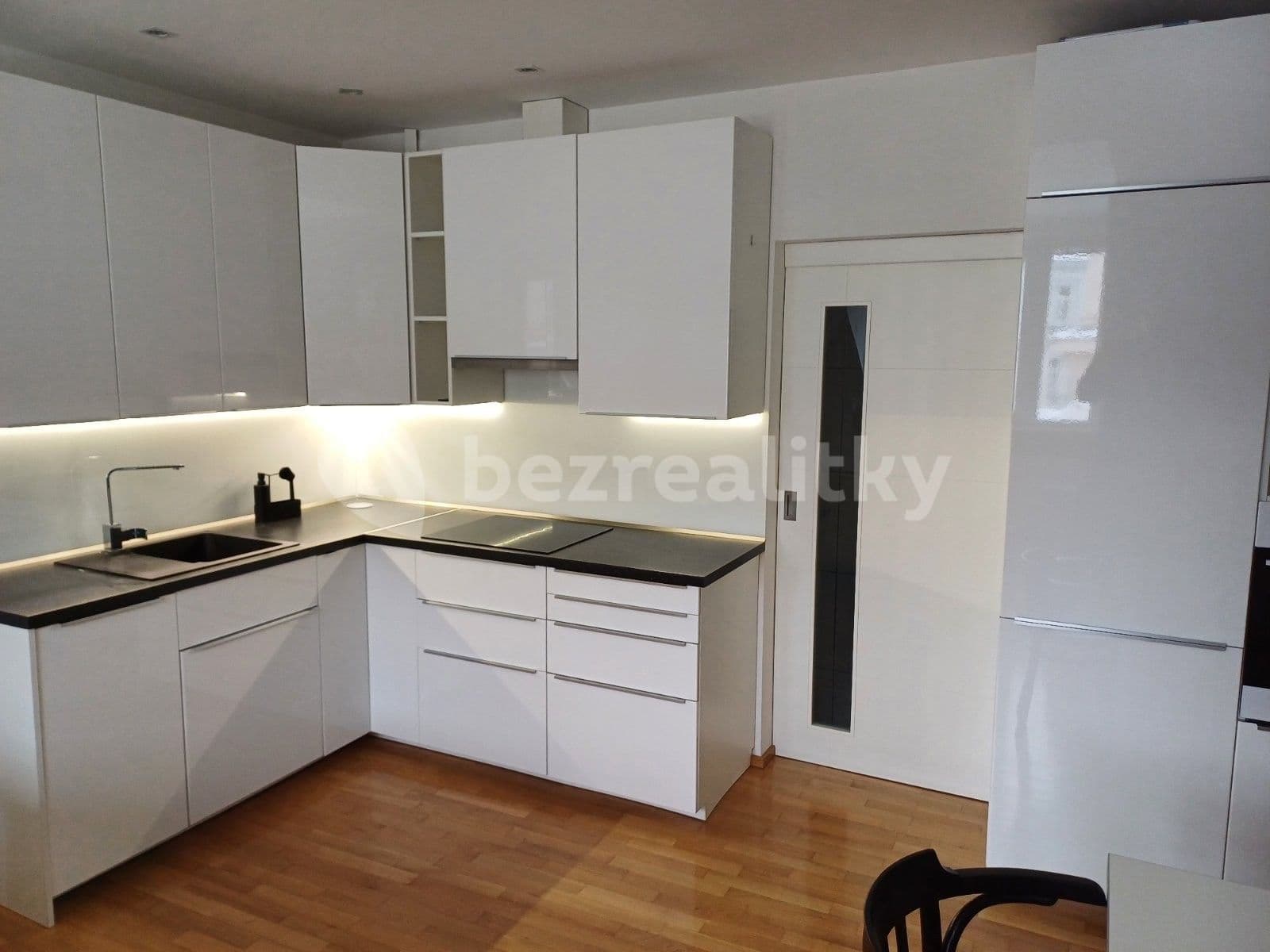 1 bedroom with open-plan kitchen flat to rent, 48 m², Bulharská, Prague, Prague 1 bedroom with open-plan kitchen flat to rent, 48 m², Bulharská, Prague, Prague