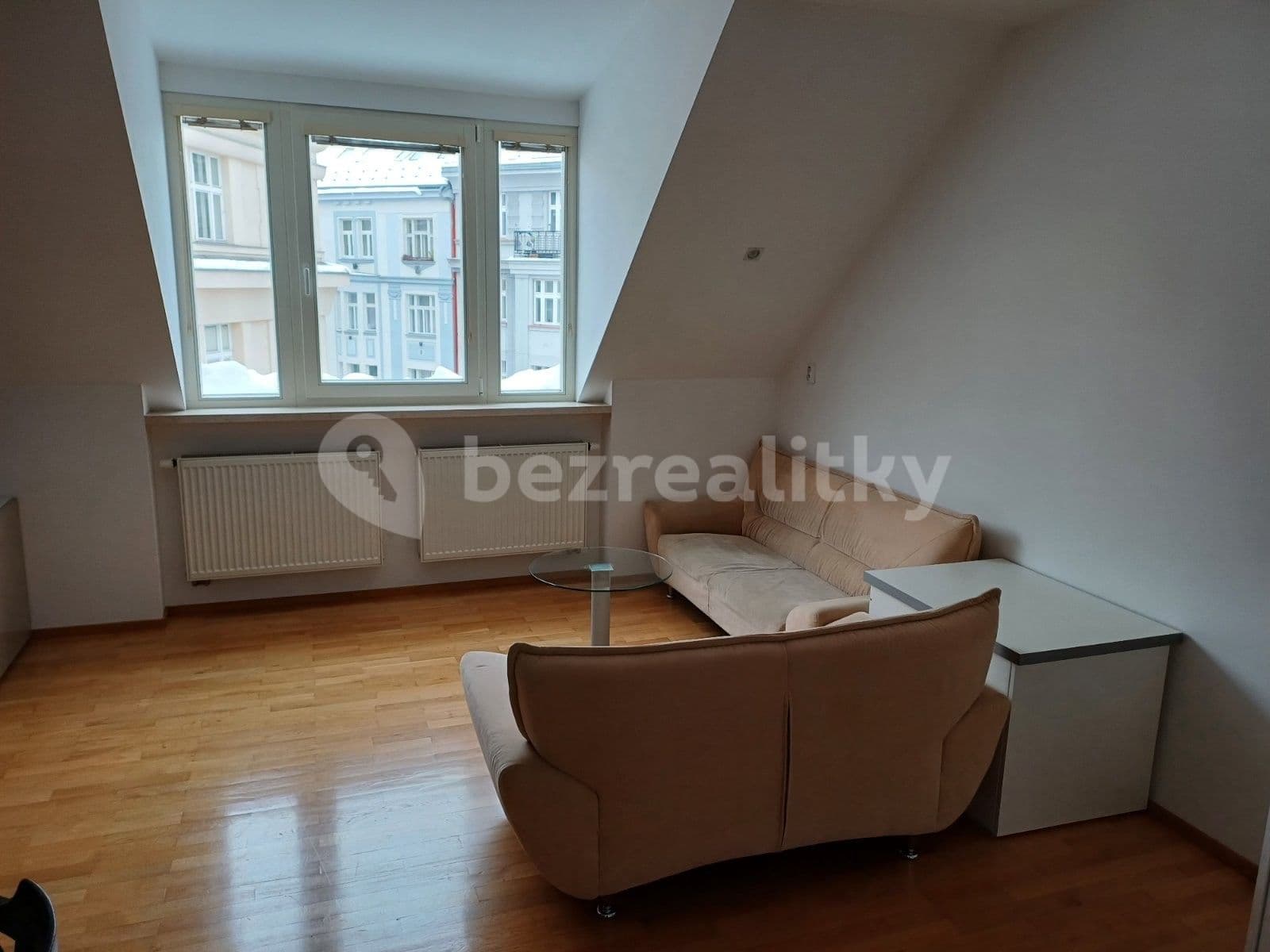 1 bedroom with open-plan kitchen flat to rent, 48 m², Bulharská, Prague, Prague 1 bedroom with open-plan kitchen flat to rent, 48 m², Bulharská, Prague, Prague