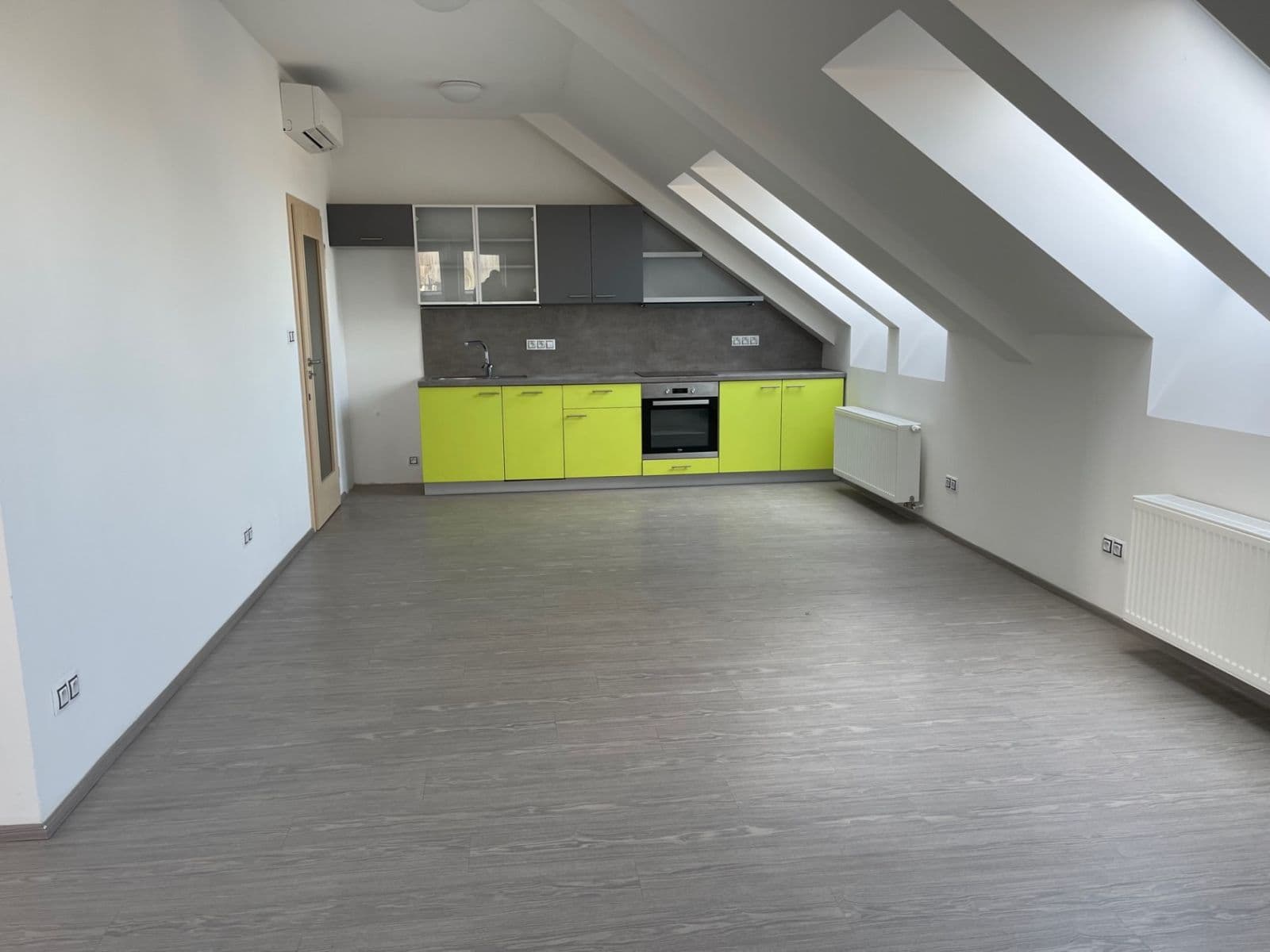1 bedroom with open-plan kitchen flat to rent, 58 m², Štítného, Prague, Prague 1 bedroom with open-plan kitchen flat to rent, 58 m², Štítného, Prague, Prague