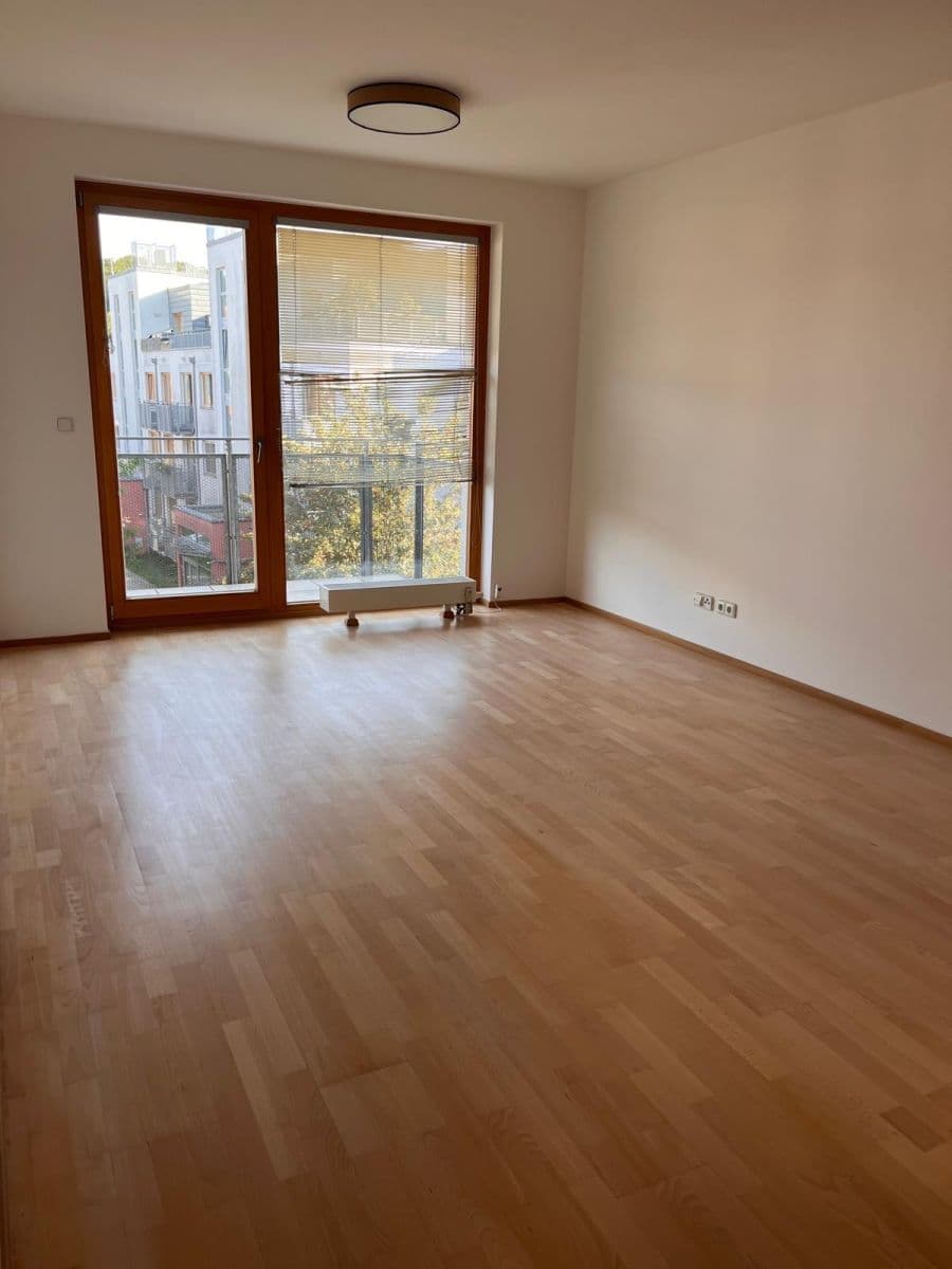 1 bedroom with open-plan kitchen flat to rent, 58 m², Naardenská, Prague, Prague 1 bedroom with open-plan kitchen flat to rent, 58 m², Naardenská, Prague, Prague