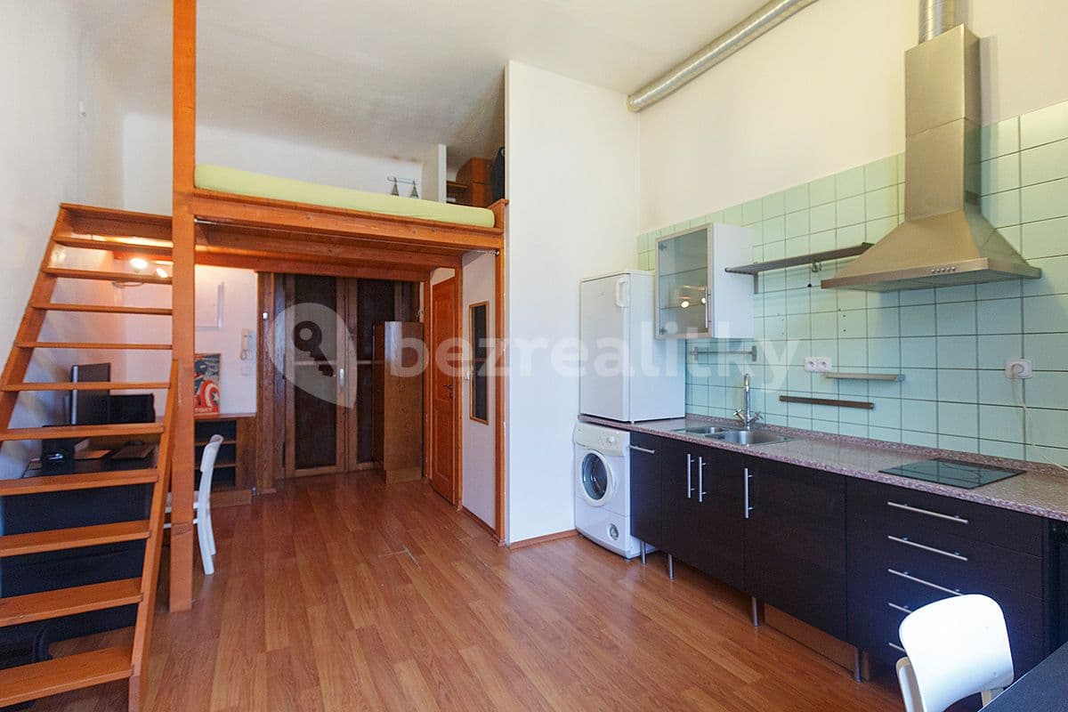Small studio flat to rent, 24 m², Pernerova, Prague, Prague Small studio flat to rent, 24 m², Pernerova, Prague, Prague