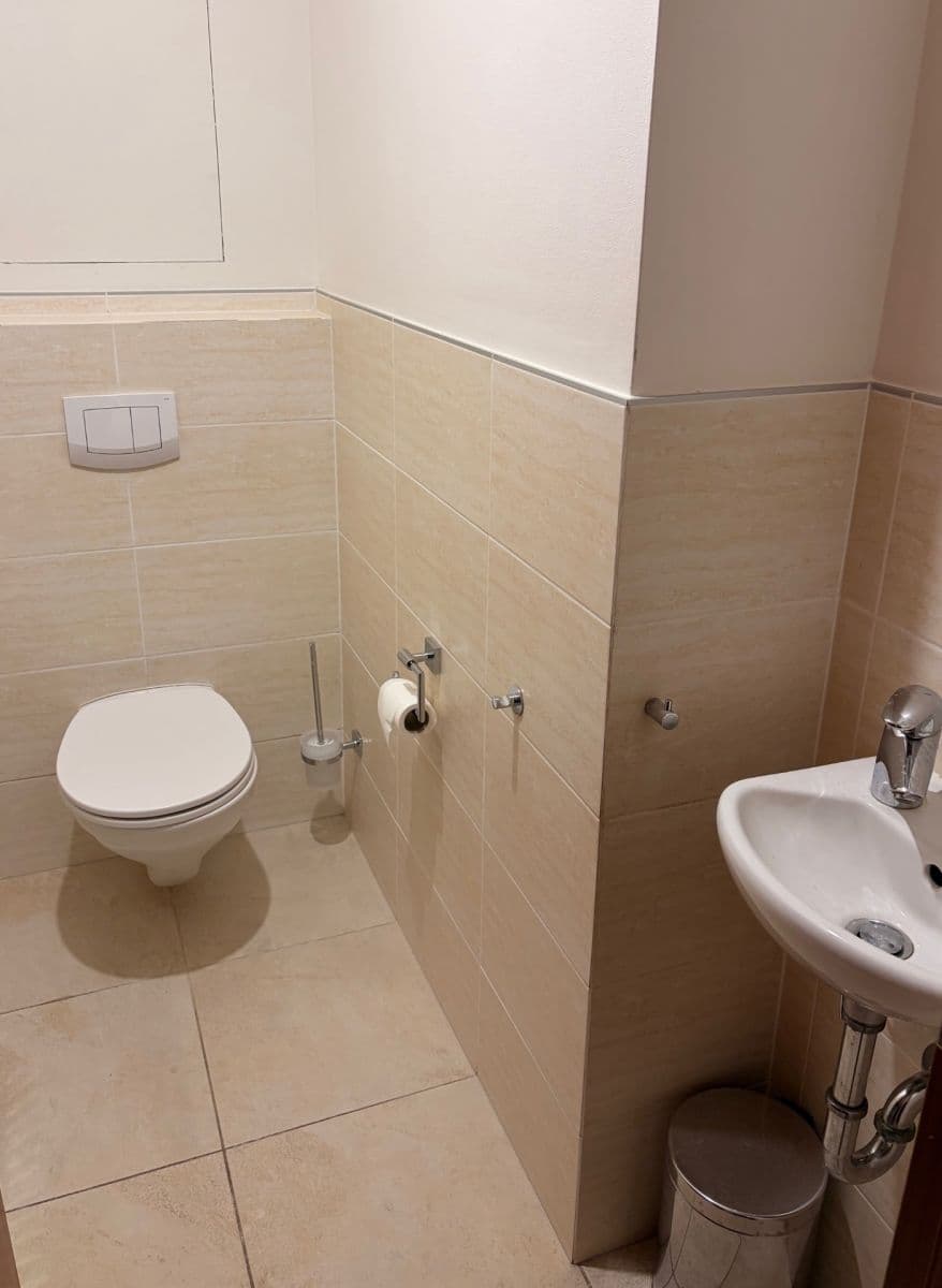 1 bedroom with open-plan kitchen flat to rent, 76 m², Linhartova, Prague, Prague 1 bedroom with open-plan kitchen flat to rent, 76 m², Linhartova, Prague, Prague