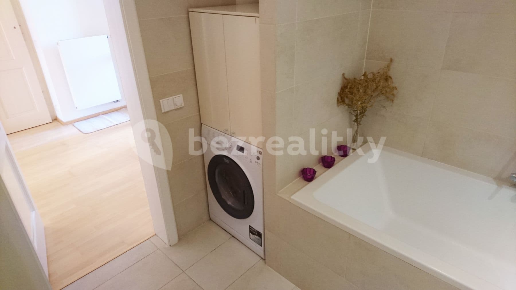 1 bedroom with open-plan kitchen flat to rent, 81 m², Lužická, Prague, Prague 1 bedroom with open-plan kitchen flat to rent, 81 m², Lužická, Prague, Prague