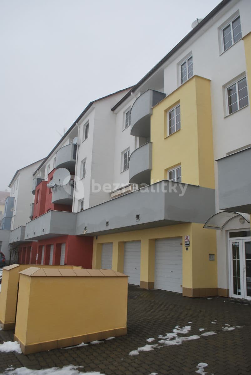 3 bedroom with open-plan kitchen flat to rent, 110 m², Azurová, Brno, Jihomoravský Region 3 bedroom with open-plan kitchen flat to rent, 110 m², Azurová, Brno, Jihomoravský Region