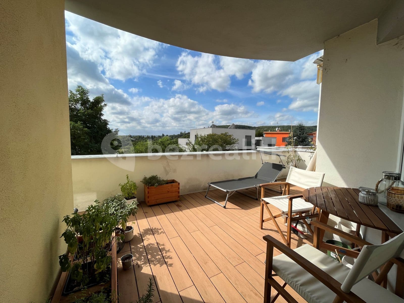 3 bedroom with open-plan kitchen flat to rent, 110 m², Azurová, Brno, Jihomoravský Region 3 bedroom with open-plan kitchen flat to rent, 110 m², Azurová, Brno, Jihomoravský Region