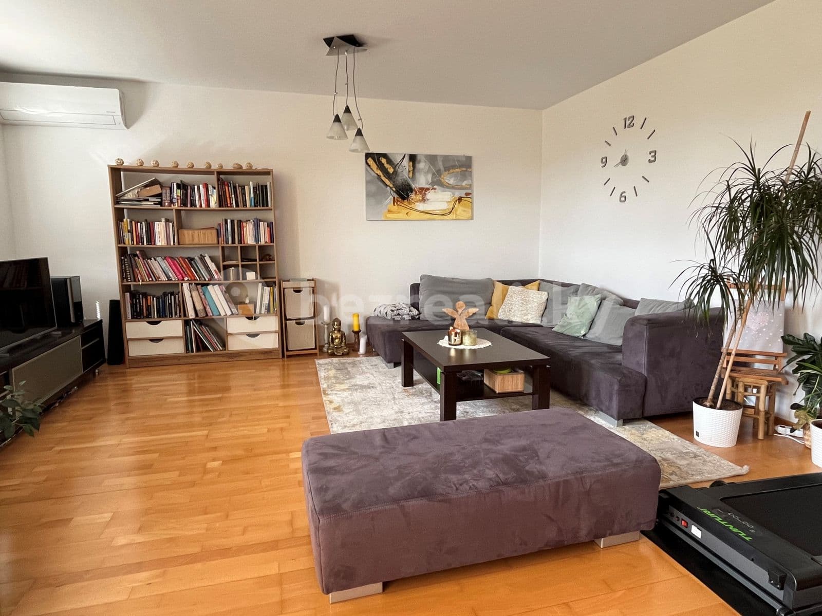 3 bedroom with open-plan kitchen flat to rent, 110 m², Azurová, Brno, Jihomoravský Region 3 bedroom with open-plan kitchen flat to rent, 110 m², Azurová, Brno, Jihomoravský Region