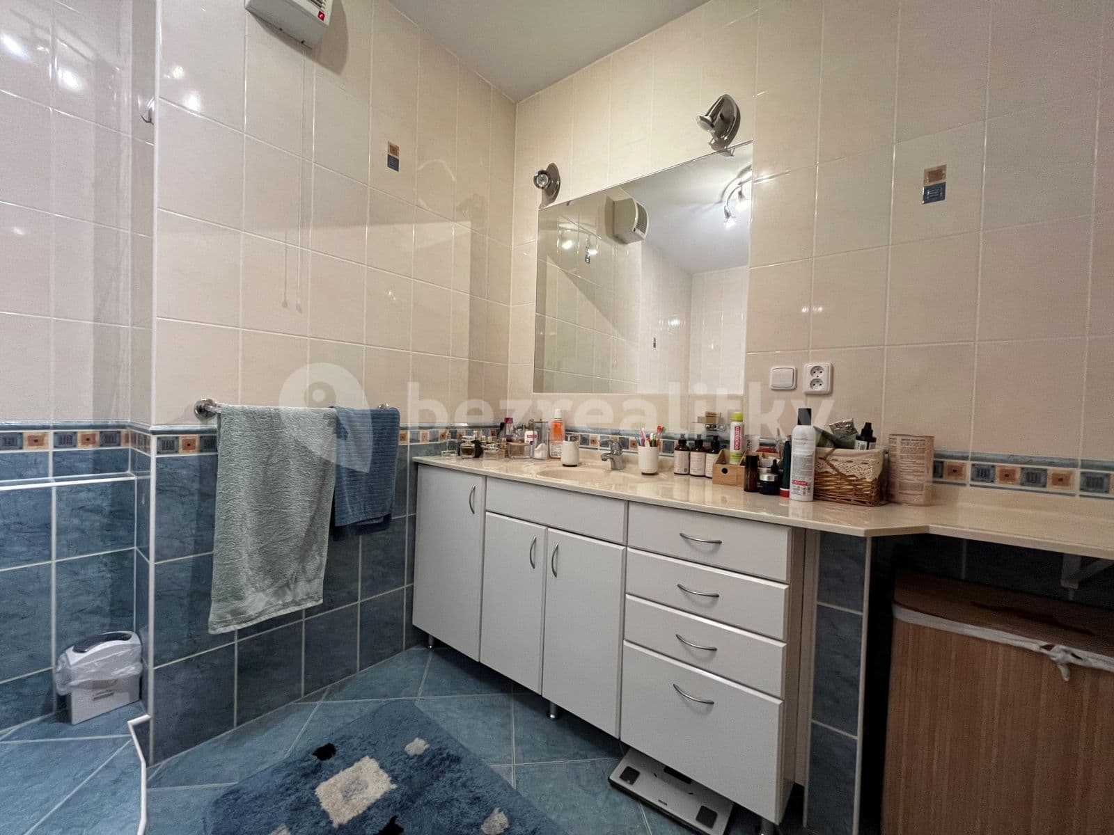 3 bedroom with open-plan kitchen flat to rent, 110 m², Azurová, Brno, Jihomoravský Region 3 bedroom with open-plan kitchen flat to rent, 110 m², Azurová, Brno, Jihomoravský Region