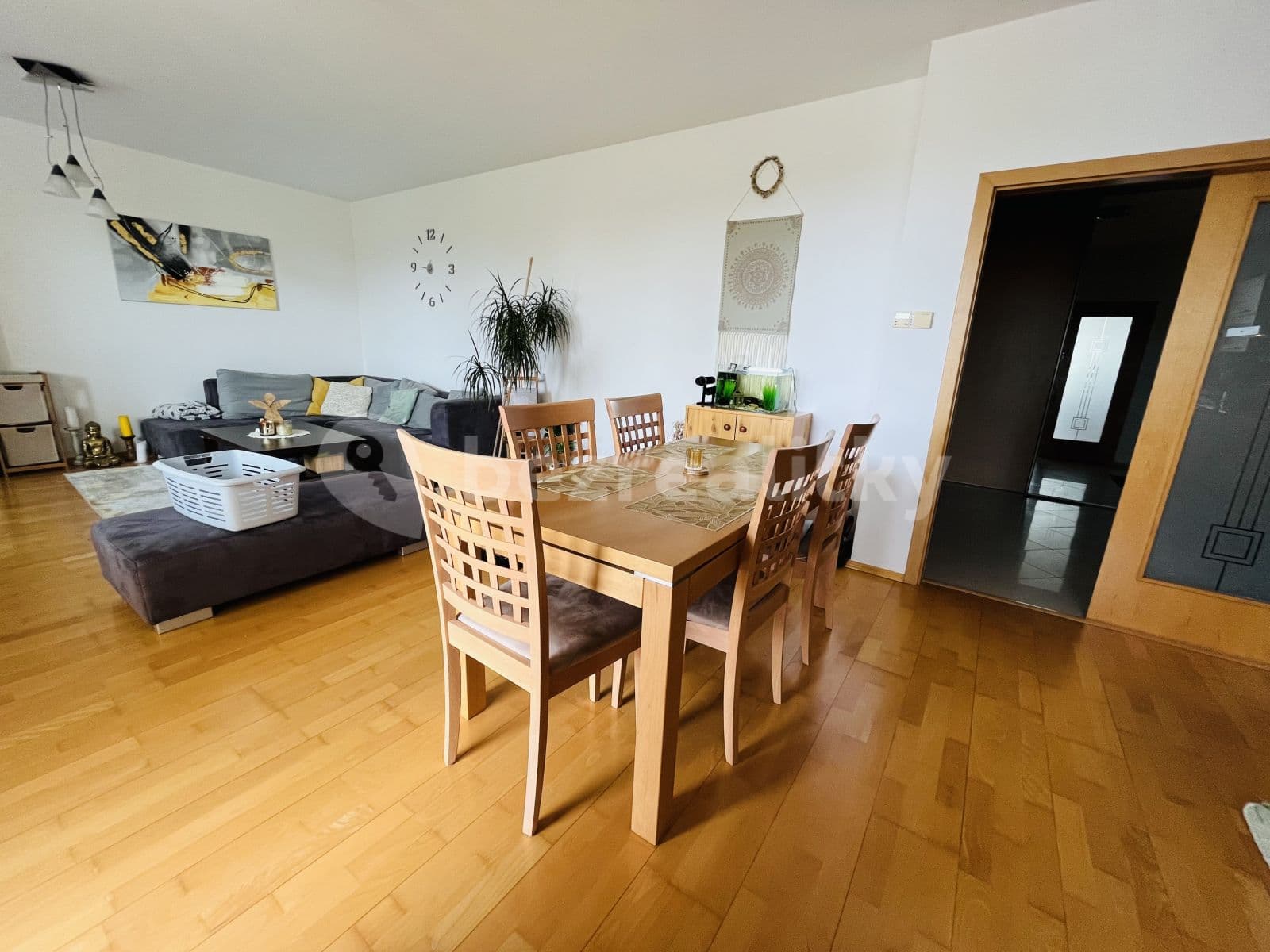 3 bedroom with open-plan kitchen flat to rent, 110 m², Azurová, Brno, Jihomoravský Region 3 bedroom with open-plan kitchen flat to rent, 110 m², Azurová, Brno, Jihomoravský Region