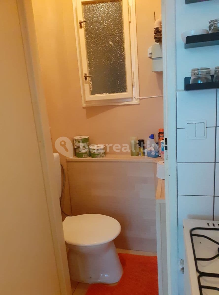 2 bedroom flat to rent, 38 m², Sámova, Prague, Prague 2 bedroom flat to rent, 38 m², Sámova, Prague, Prague
