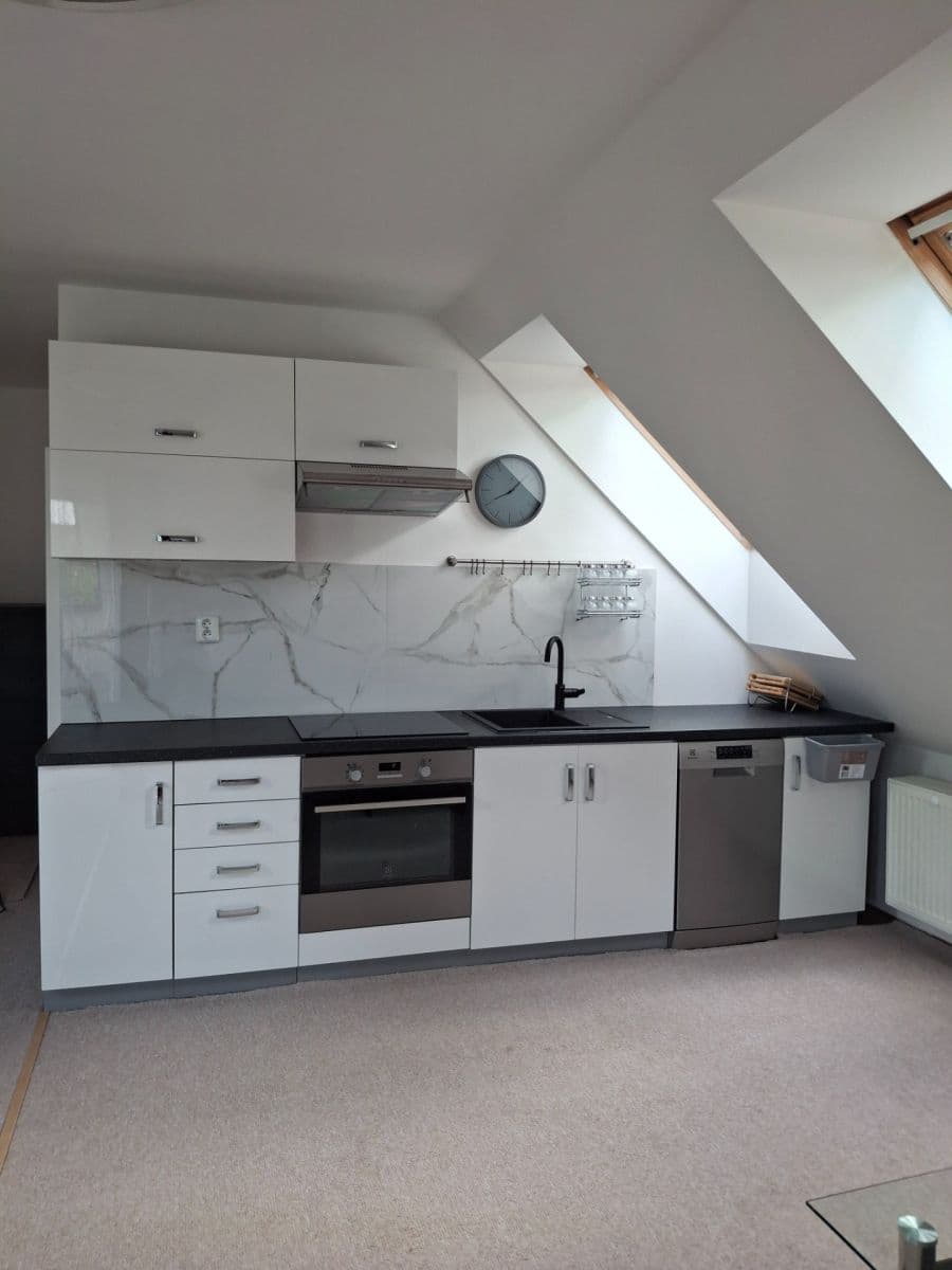 Studio flat to rent, 72 m², Holekova, Prague, Prague Studio flat to rent, 72 m², Holekova, Prague, Prague