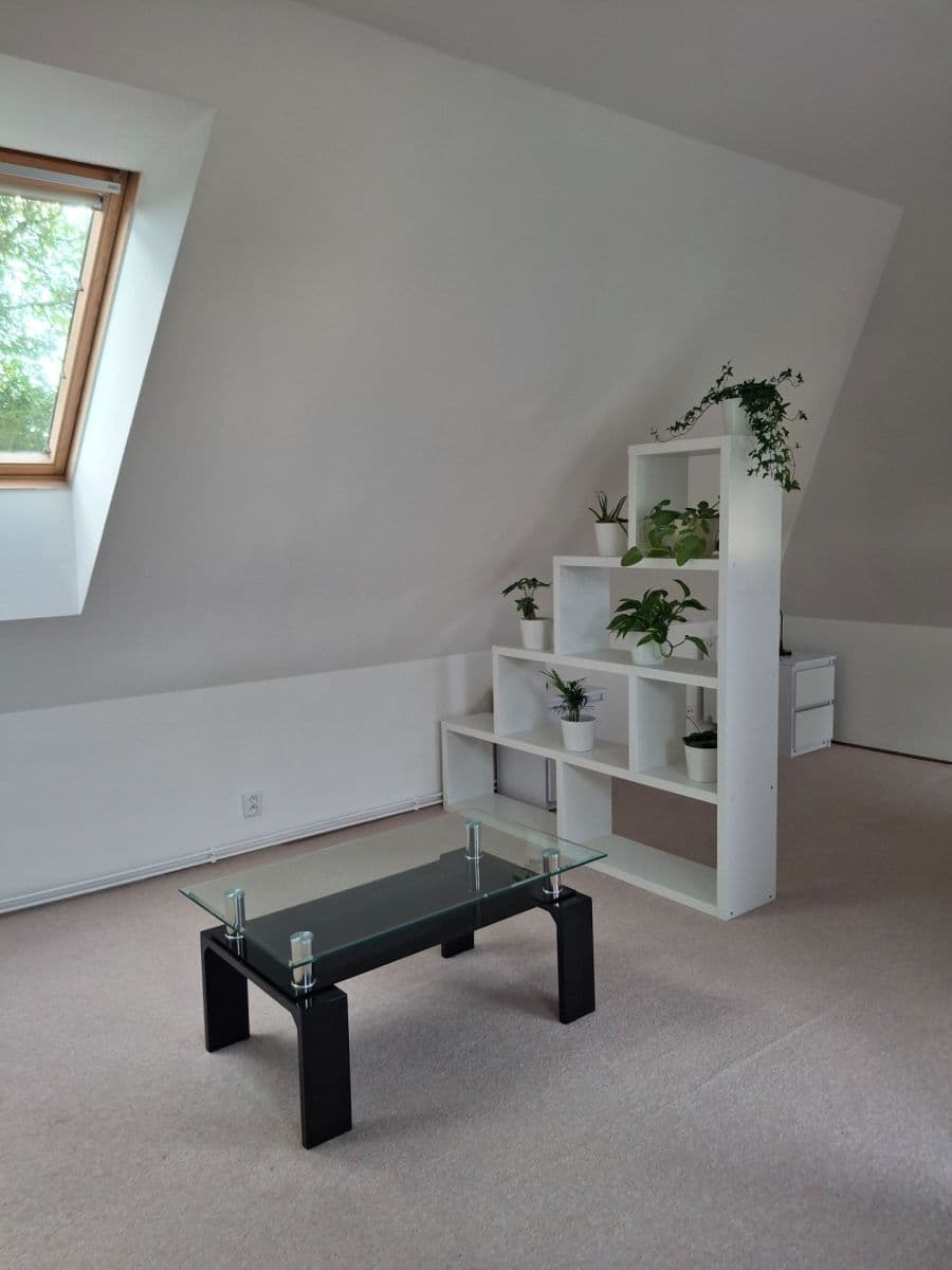 Studio flat to rent, 72 m², Holekova, Prague, Prague Studio flat to rent, 72 m², Holekova, Prague, Prague