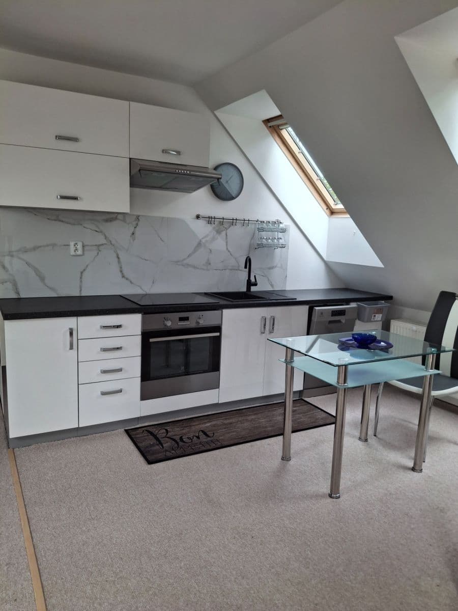 Studio flat to rent, 72 m², Holekova, Prague, Prague Studio flat to rent, 72 m², Holekova, Prague, Prague