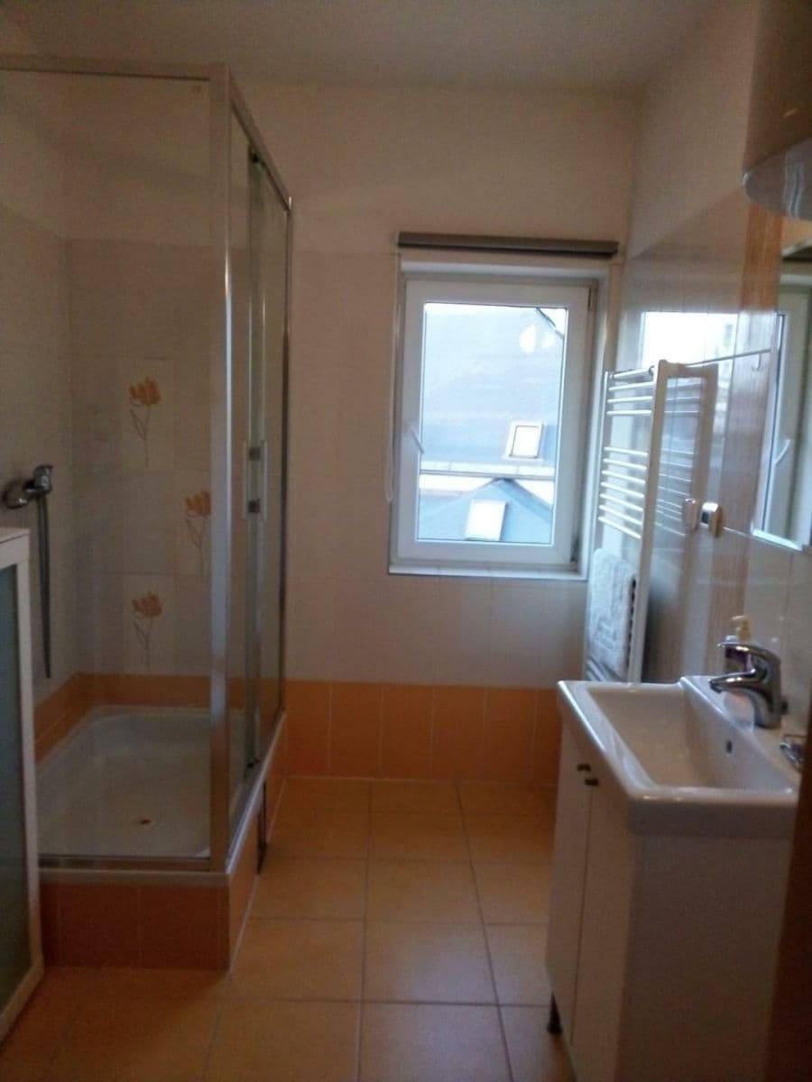 Studio flat to rent, 35 m², Hobzíkova, Opava, Moravskoslezský Region Studio flat to rent, 35 m², Hobzíkova, Opava, Moravskoslezský Region