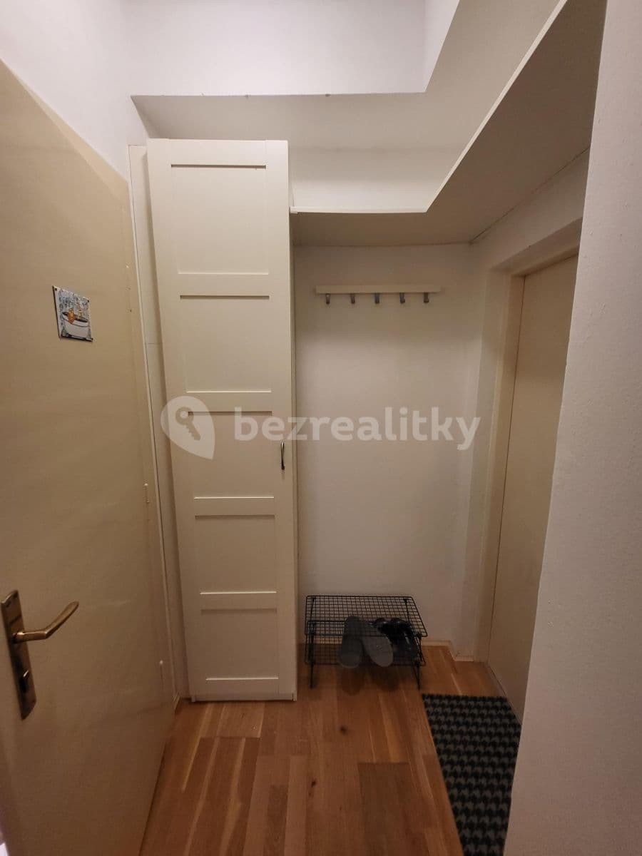 Small studio flat to rent, 23 m², U smaltovny, Prague, Prague Small studio flat to rent, 23 m², U smaltovny, Prague, Prague
