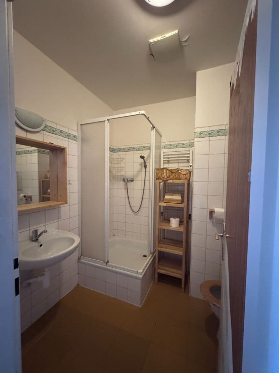 Small studio flat to rent, 38 m², K Sídlišti, Tmaň, Středočeský Region Small studio flat to rent, 38 m², K Sídlišti, Tmaň, Středočeský Region