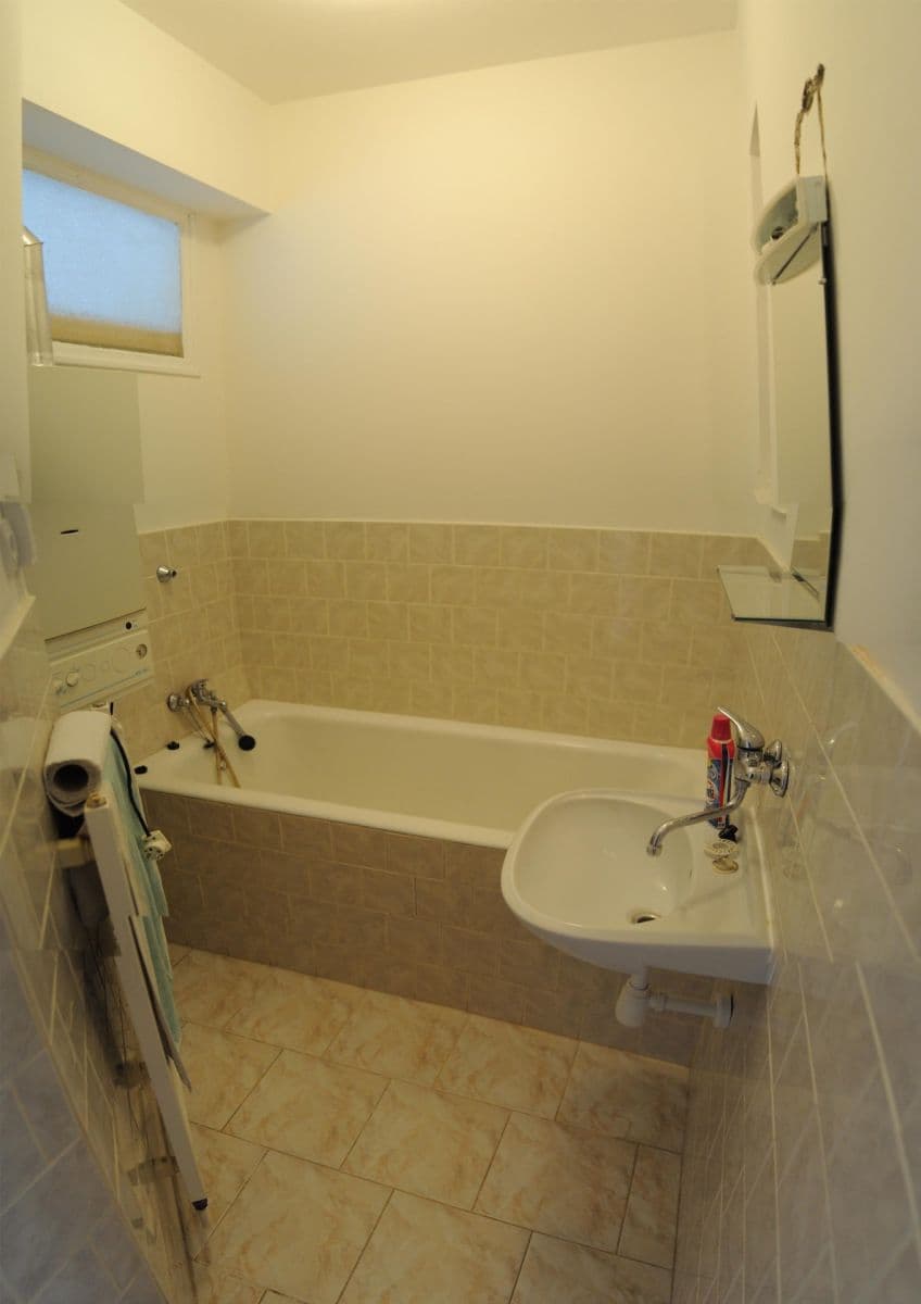 1 bedroom with open-plan kitchen flat to rent, 50 m², Mathonova, Brno, Jihomoravský Region 1 bedroom with open-plan kitchen flat to rent, 50 m², Mathonova, Brno, Jihomoravský Region