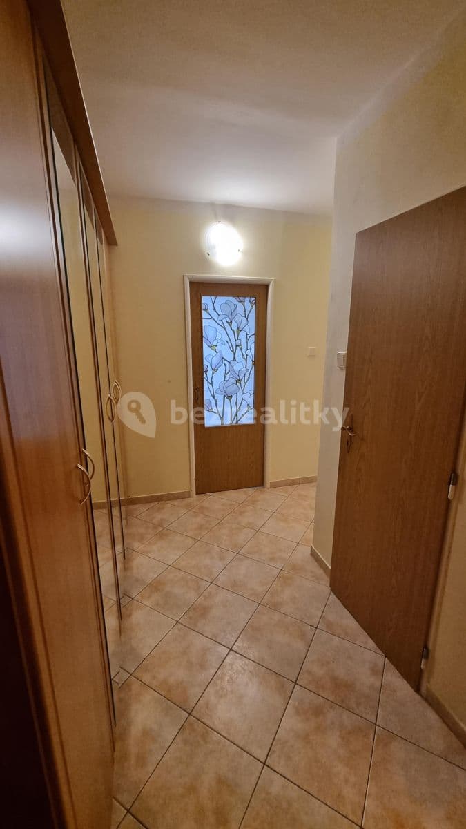 1 bedroom with open-plan kitchen flat to rent, 44 m², Taussigova, Prague, Prague 1 bedroom with open-plan kitchen flat to rent, 44 m², Taussigova, Prague, Prague