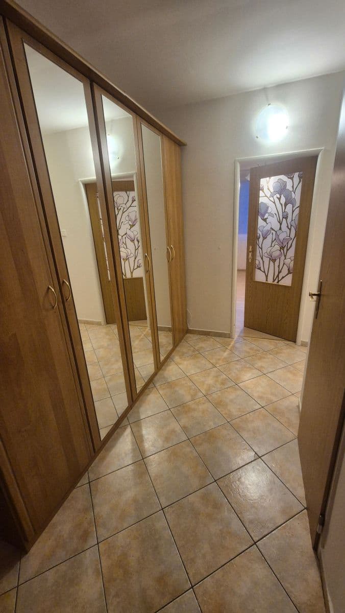 1 bedroom with open-plan kitchen flat to rent, 44 m², Taussigova, Prague, Prague 1 bedroom with open-plan kitchen flat to rent, 44 m², Taussigova, Prague, Prague