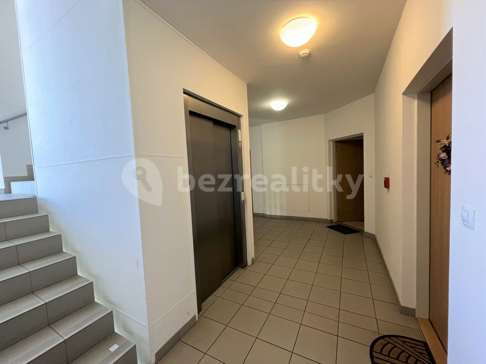 2 bedroom with open-plan kitchen flat to rent, 78 m², Nademlejnská, Prague, Prague 2 bedroom with open-plan kitchen flat to rent, 78 m², Nademlejnská, Prague, Prague