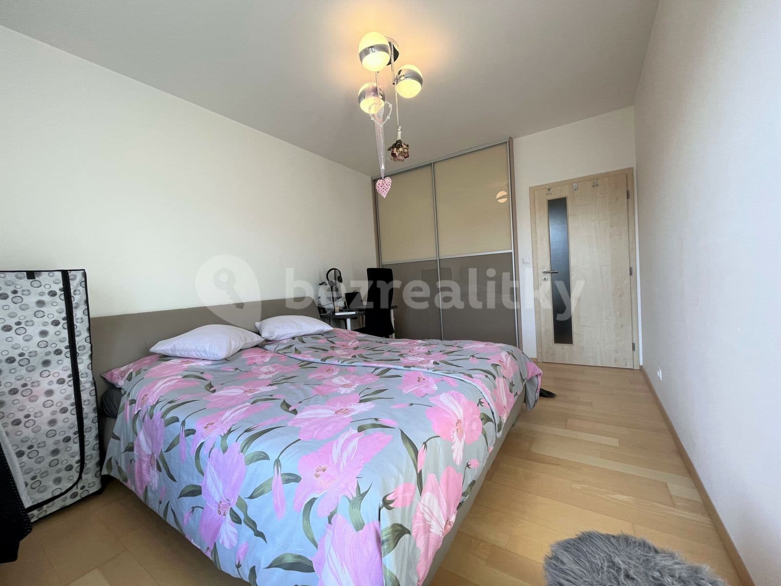 2 bedroom with open-plan kitchen flat to rent, 78 m², Nademlejnská, Prague, Prague 2 bedroom with open-plan kitchen flat to rent, 78 m², Nademlejnská, Prague, Prague