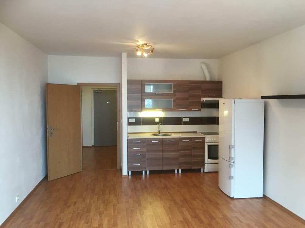 Studio flat to rent, 37 m², Na Slatince, Prague, Prague Studio flat to rent, 37 m², Na Slatince, Prague, Prague