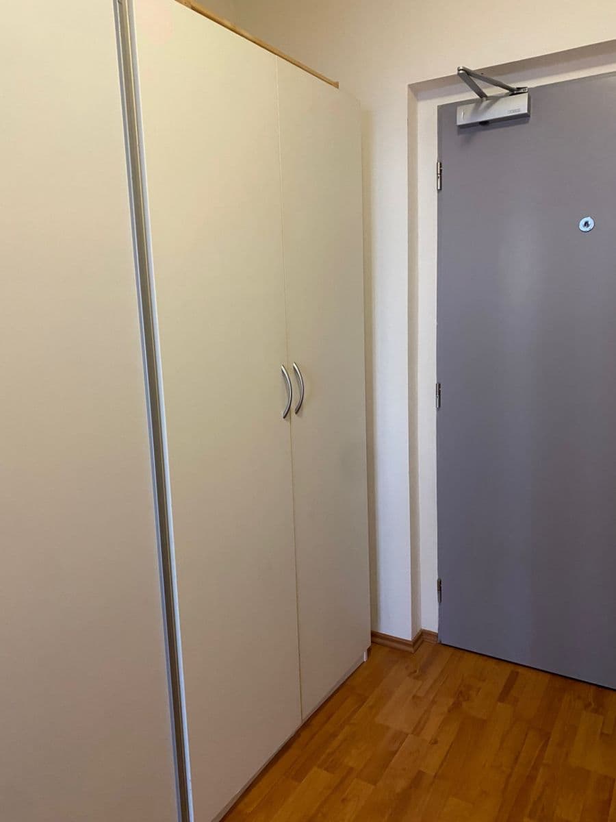 Studio flat to rent, 37 m², Na Slatince, Prague, Prague Studio flat to rent, 37 m², Na Slatince, Prague, Prague