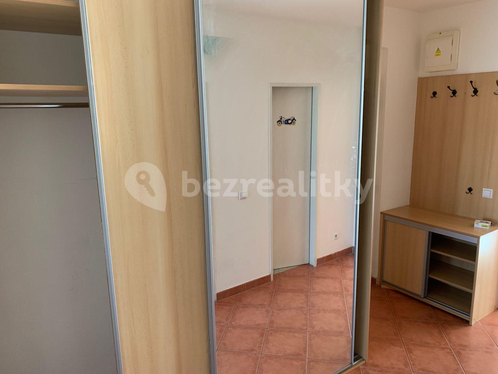 2 bedroom with open-plan kitchen flat to rent, 78 m², Kloboučnická, Prague, Prague