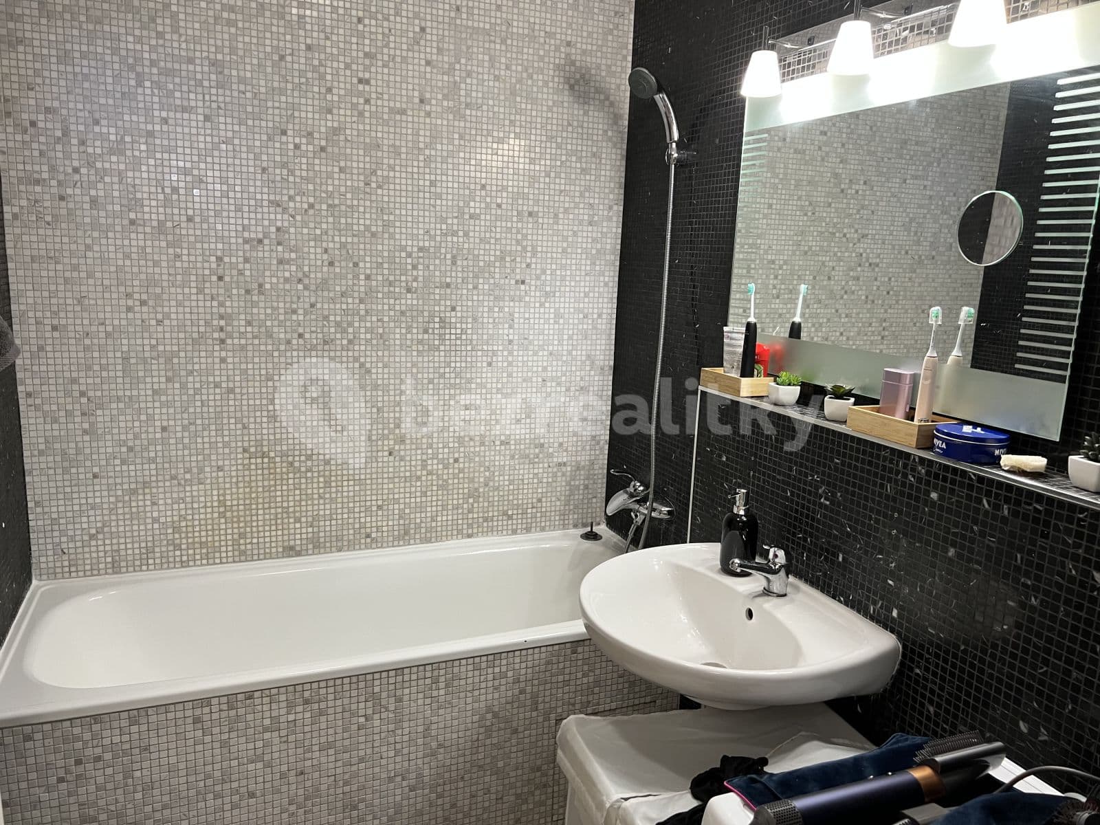 Studio flat to rent, 69 m², Na Harfě, Prague, Prague Studio flat to rent, 69 m², Na Harfě, Prague, Prague