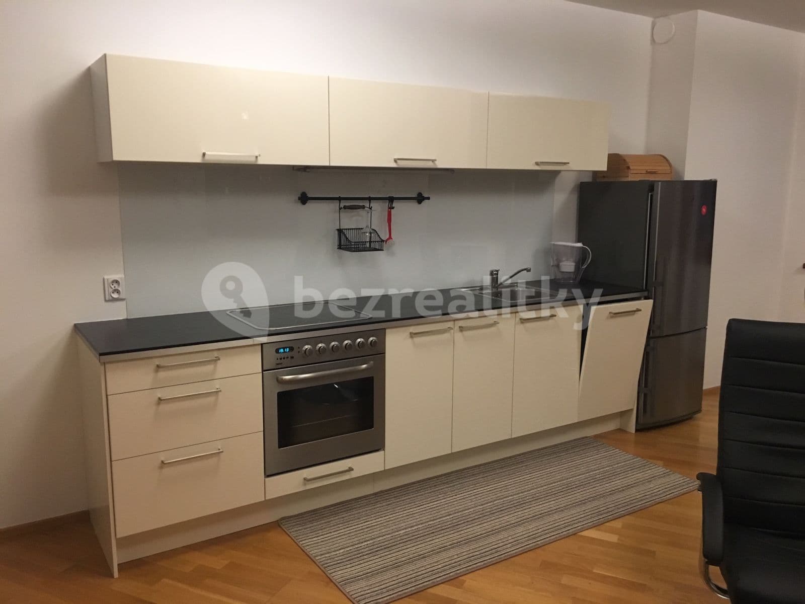 1 bedroom with open-plan kitchen flat to rent, 47 m², Teplická, Prague, Prague