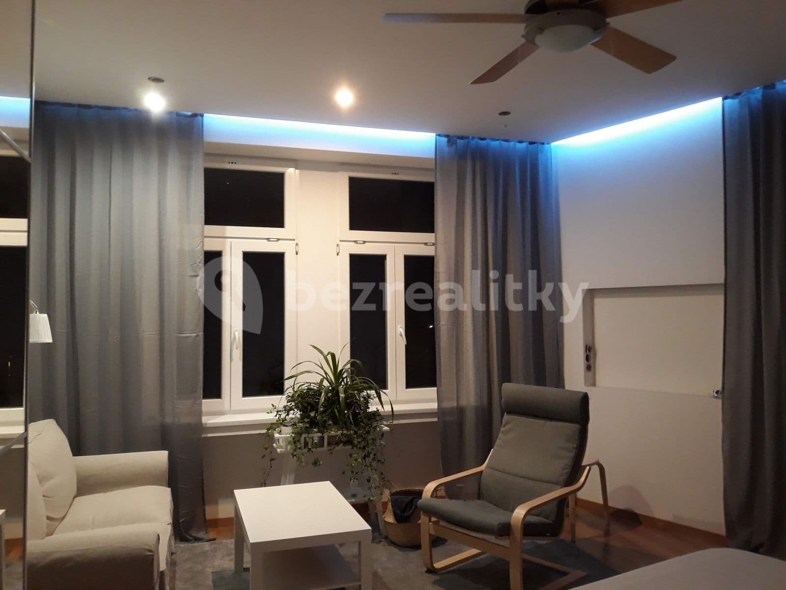 1 bedroom with open-plan kitchen flat to rent, 54 m², Nuselská, Prague, Prague 1 bedroom with open-plan kitchen flat to rent, 54 m², Nuselská, Prague, Prague