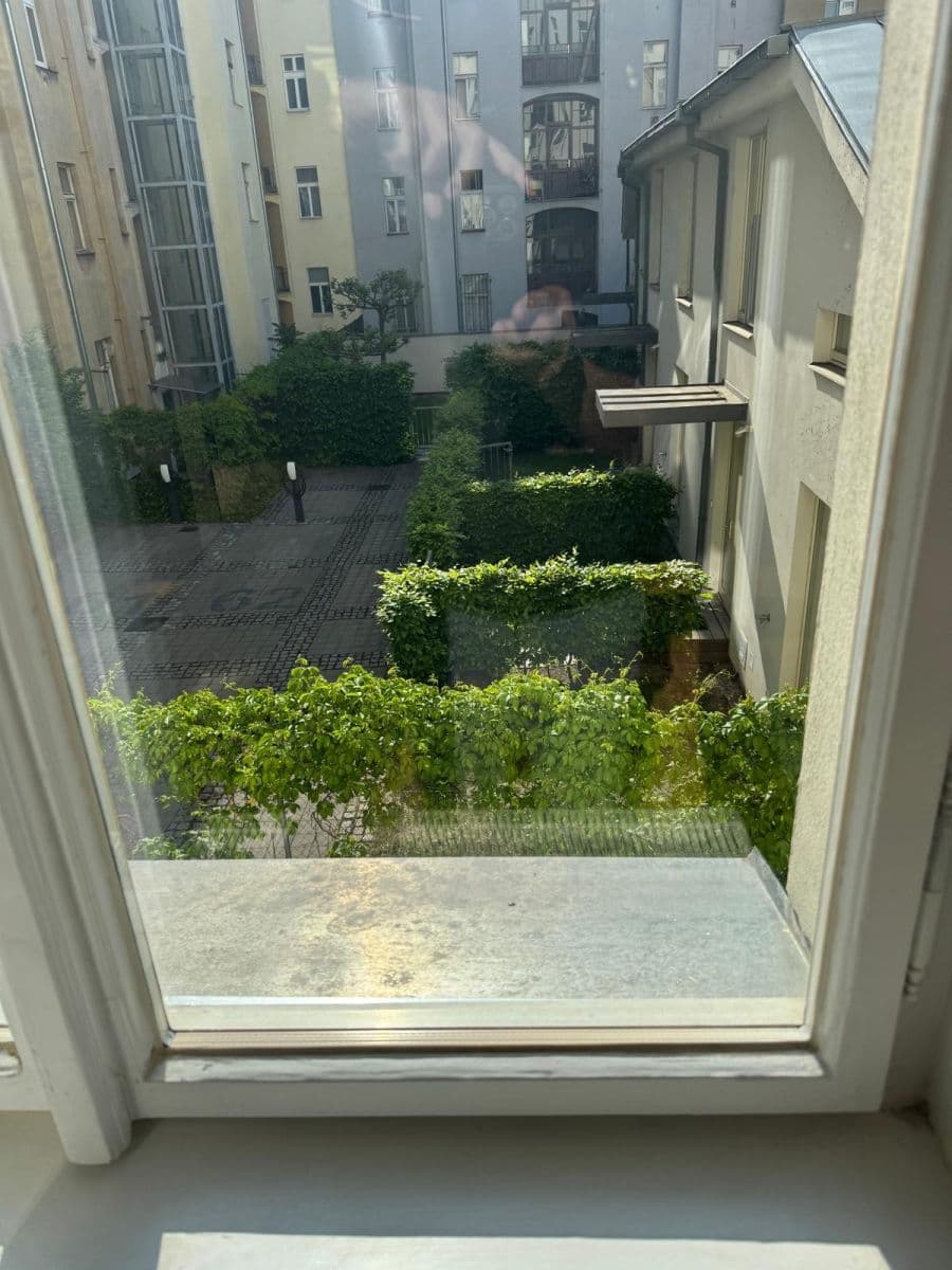 1 bedroom with open-plan kitchen flat to rent, 40 m², Na spojce, Prague, Prague 1 bedroom with open-plan kitchen flat to rent, 40 m², Na spojce, Prague, Prague