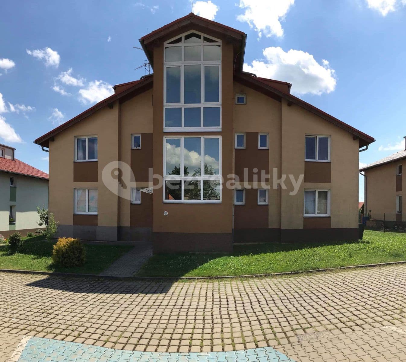 1 bedroom with open-plan kitchen flat to rent, 45 m², Unhošťská, Hostivice, Středočeský Region 1 bedroom with open-plan kitchen flat to rent, 45 m², Unhošťská, Hostivice, Středočeský Region