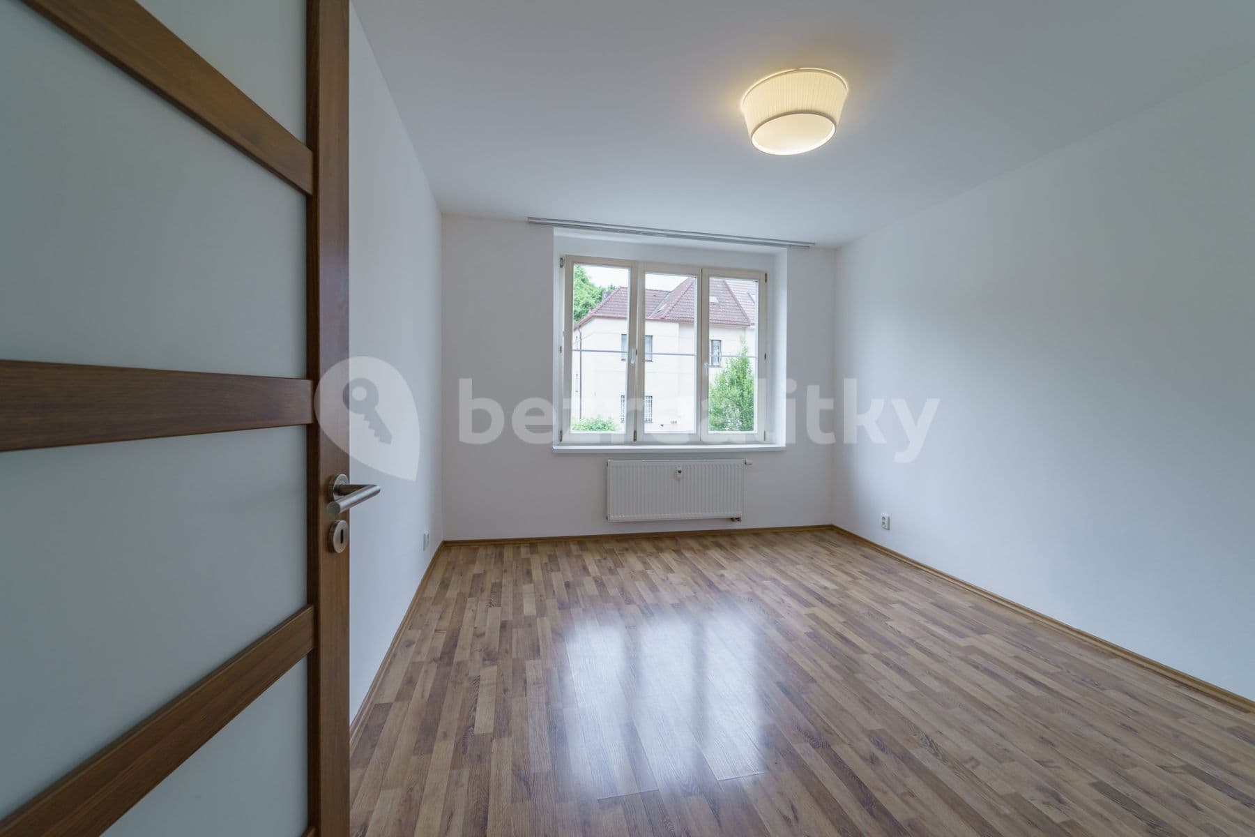 1 bedroom with open-plan kitchen flat to rent, 54 m², Hořanská, Prague, Prague 1 bedroom with open-plan kitchen flat to rent, 54 m², Hořanská, Prague, Prague