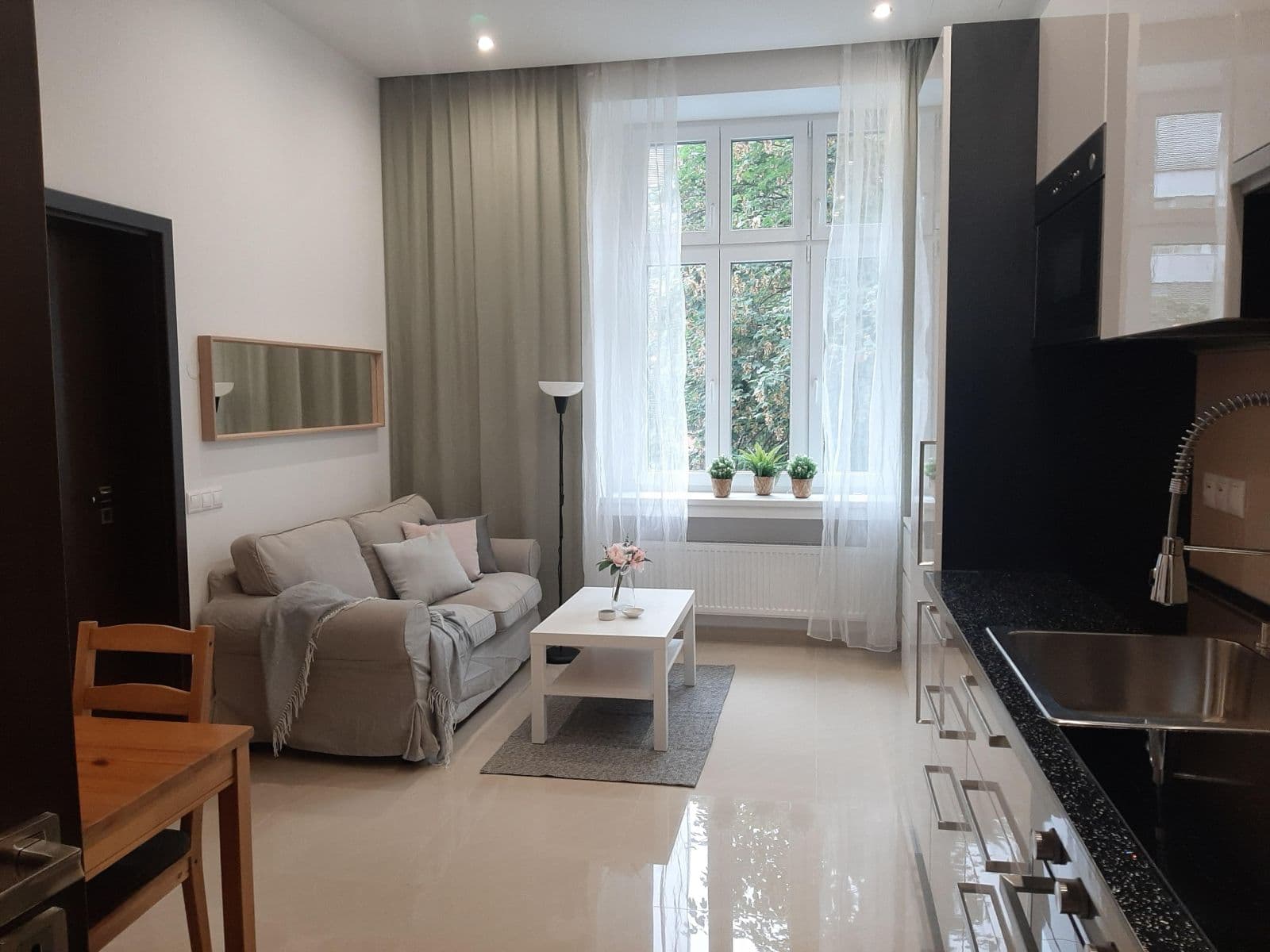 1 bedroom with open-plan kitchen flat to rent, 54 m², Nuselská, Prague, Prague 1 bedroom with open-plan kitchen flat to rent, 54 m², Nuselská, Prague, Prague