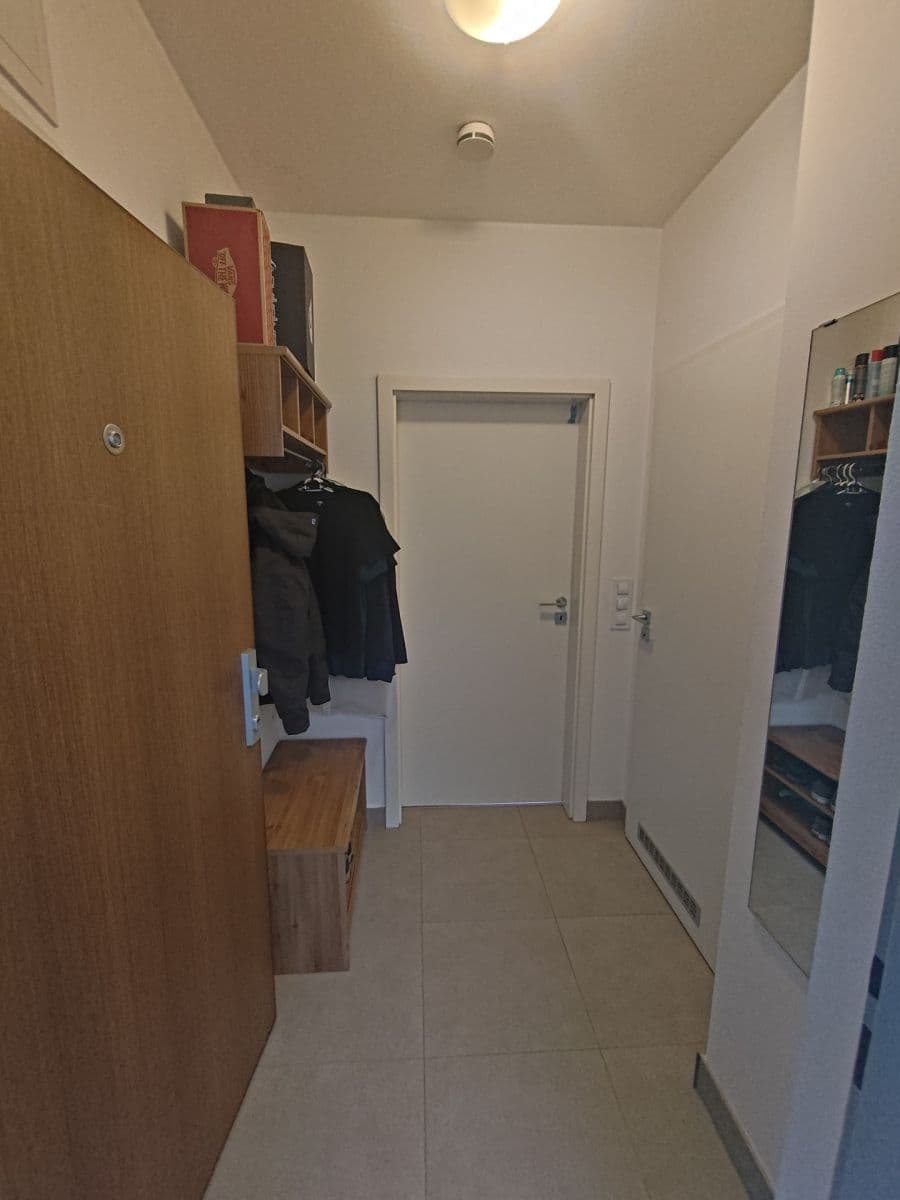 Studio flat to rent, 26 m², Mezitraťová, Prague, Prague Studio flat to rent, 26 m², Mezitraťová, Prague, Prague