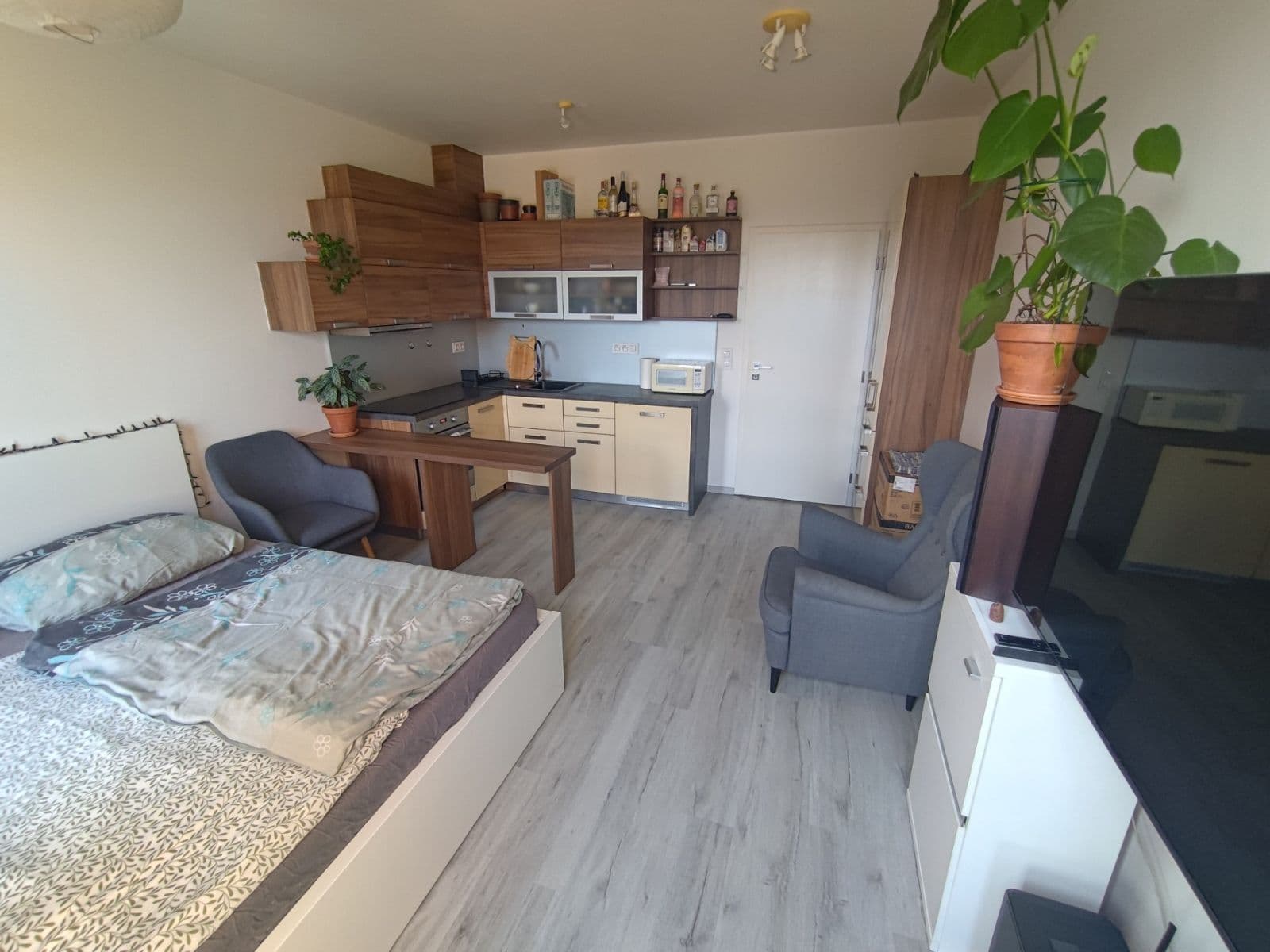 Studio flat to rent, 26 m², Mezitraťová, Prague, Prague Studio flat to rent, 26 m², Mezitraťová, Prague, Prague