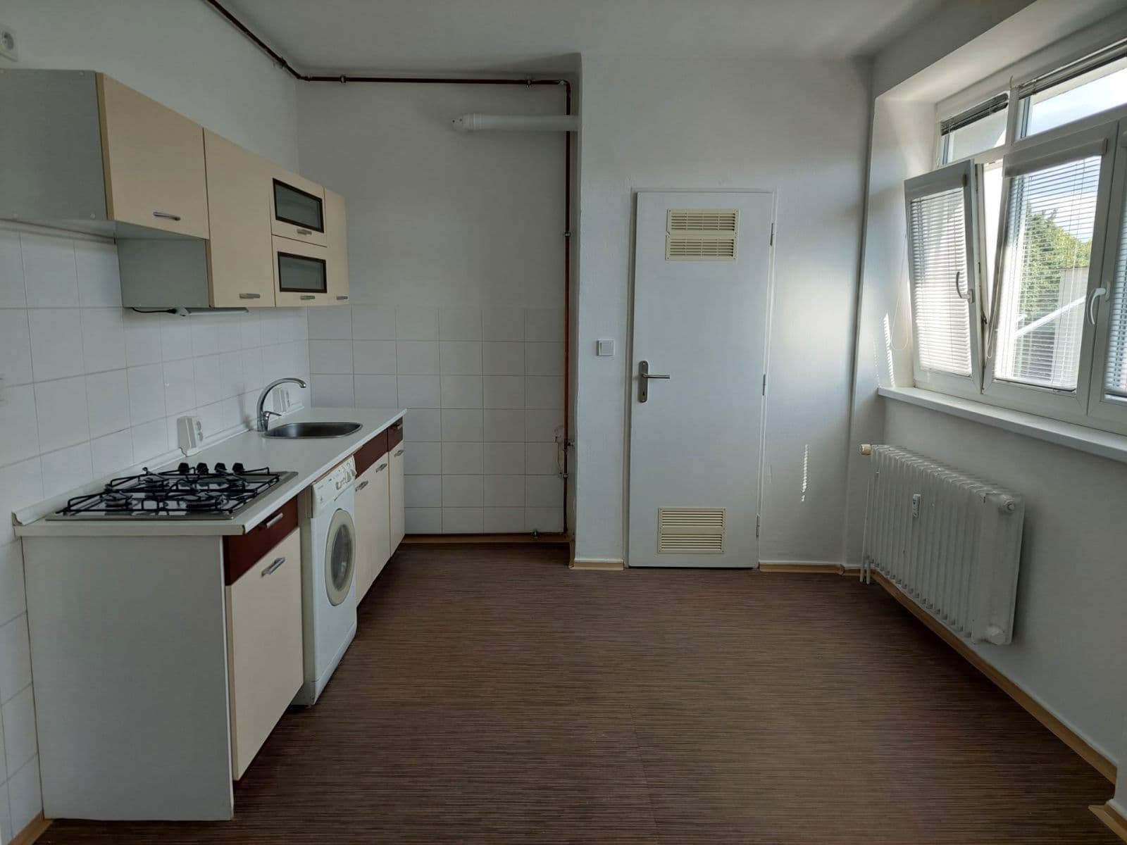 1 bedroom with open-plan kitchen flat to rent, 41 m², Gočárova třída, Hradec Králové, Královéhradecký Region 1 bedroom with open-plan kitchen flat to rent, 41 m², Gočárova třída, Hradec Králové, Královéhradecký Region