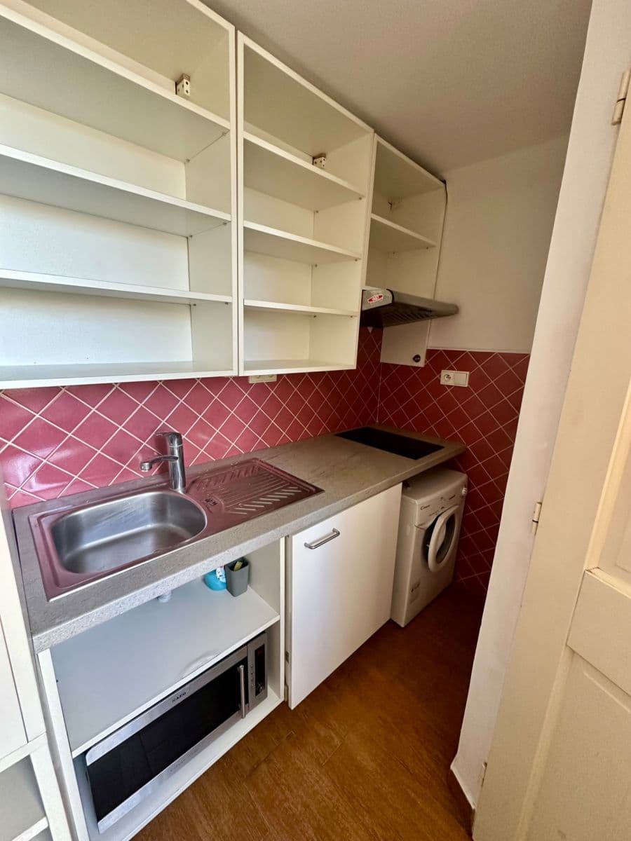 Small studio flat to rent, 12 m², Řehořova, Prague, Prague Small studio flat to rent, 12 m², Řehořova, Prague, Prague