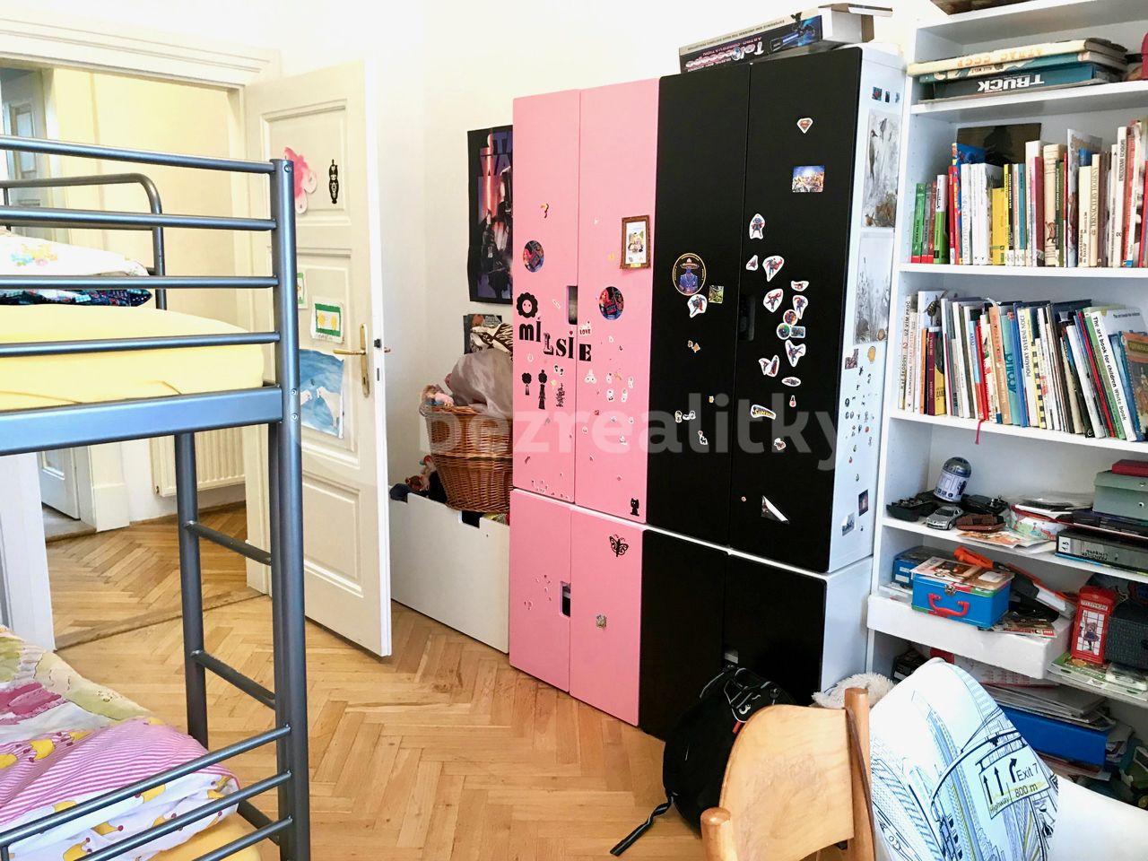 3 bedroom with open-plan kitchen flat to rent, 115 m², Generála Píky, Prague, Prague