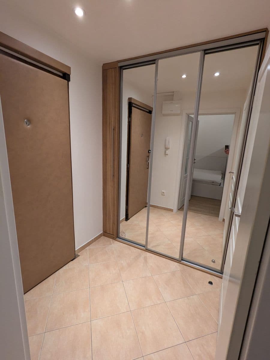 Studio flat to rent, 29 m², Botevova, Prague, Prague Studio flat to rent, 29 m², Botevova, Prague, Prague