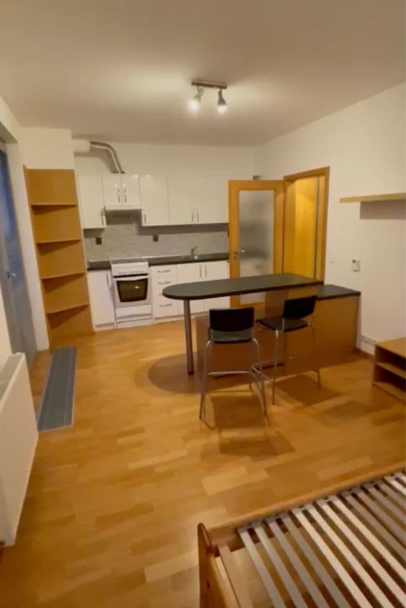 Studio flat to rent, 31 m², Drahobejlova, Prague, Prague Studio flat to rent, 31 m², Drahobejlova, Prague, Prague