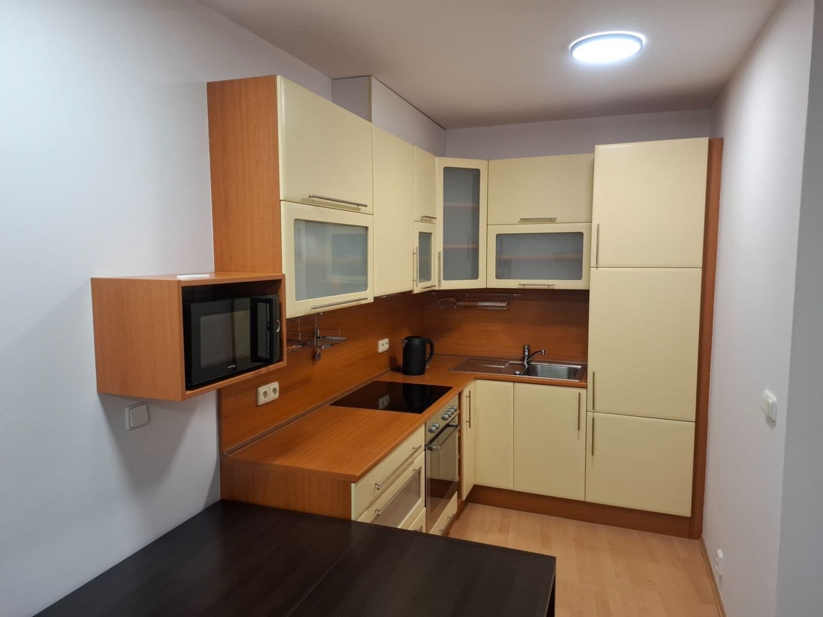 1 bedroom with open-plan kitchen flat to rent, 51 m², Jetelová, Prague, Prague 1 bedroom with open-plan kitchen flat to rent, 51 m², Jetelová, Prague, Prague