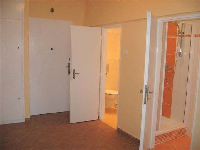 2 bedroom with open-plan kitchen flat to rent, 82 m², U Vodárny, Prague, Prague 2 bedroom with open-plan kitchen flat to rent, 82 m², U Vodárny, Prague, Prague