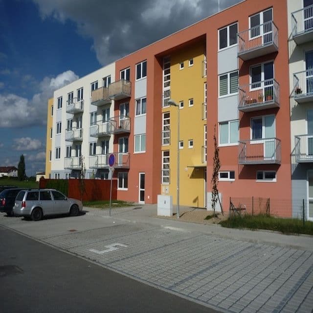 1 bedroom with open-plan kitchen flat to rent, 40 m², V Roháči I., Jesenice, Středočeský Region 1 bedroom with open-plan kitchen flat to rent, 40 m², V Roháči I., Jesenice, Středočeský Region