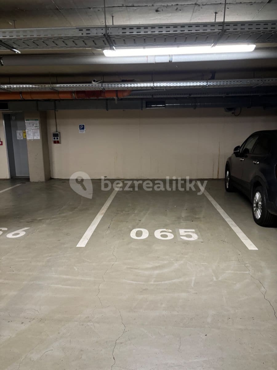 garage to rent, 13 m², Korunní, Prague, Prague garage to rent, 13 m², Korunní, Prague, Prague