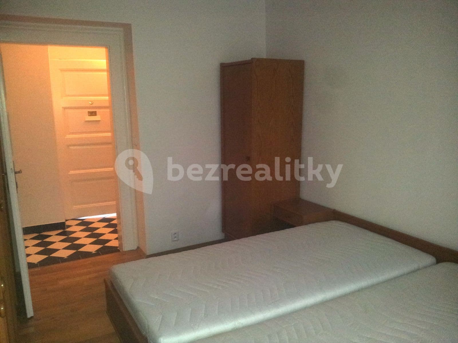 3 bedroom flat to rent, 80 m², Kutnauerovo náměstí, Prague, Prague 3 bedroom flat to rent, 80 m², Kutnauerovo náměstí, Prague, Prague