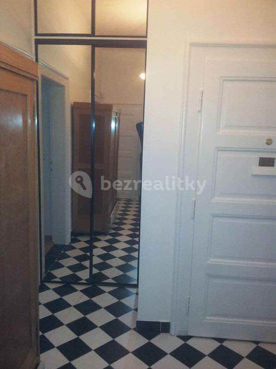 3 bedroom flat to rent, 80 m², Kutnauerovo náměstí, Prague, Prague 3 bedroom flat to rent, 80 m², Kutnauerovo náměstí, Prague, Prague